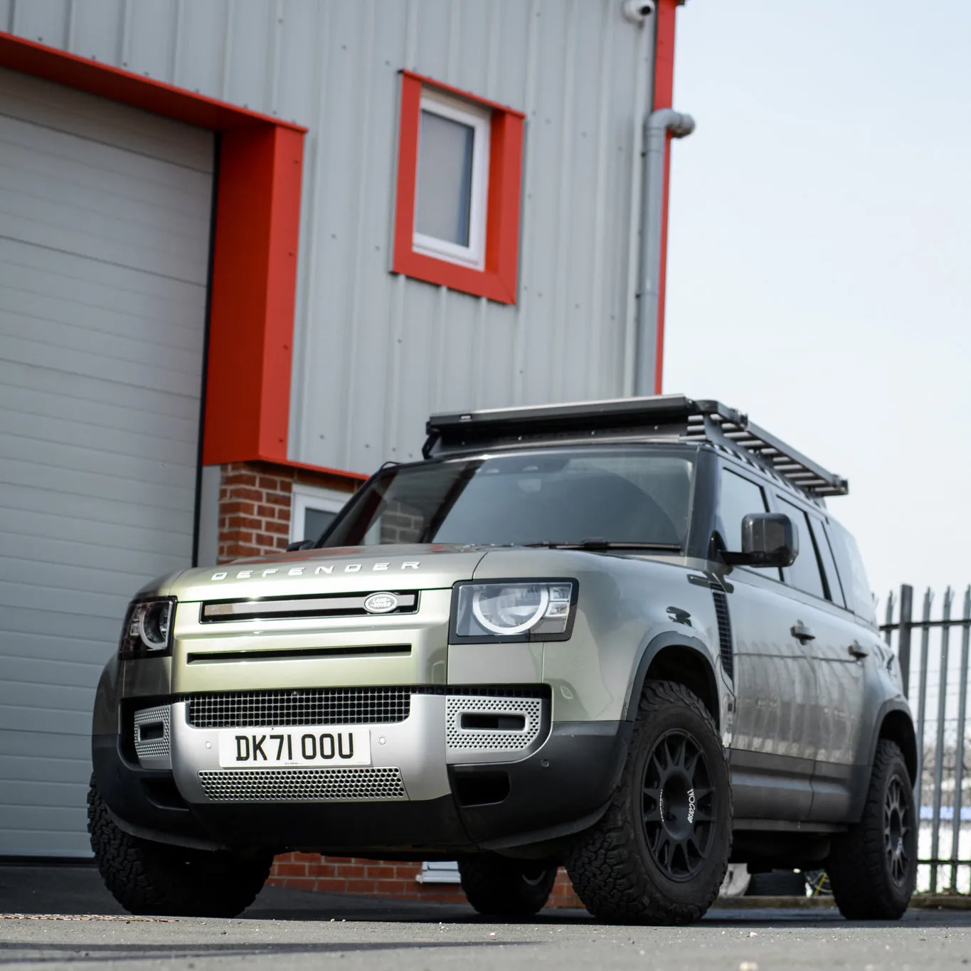 Carbon Fibre Front Grille Trim for Land Rover Defender (2020 )