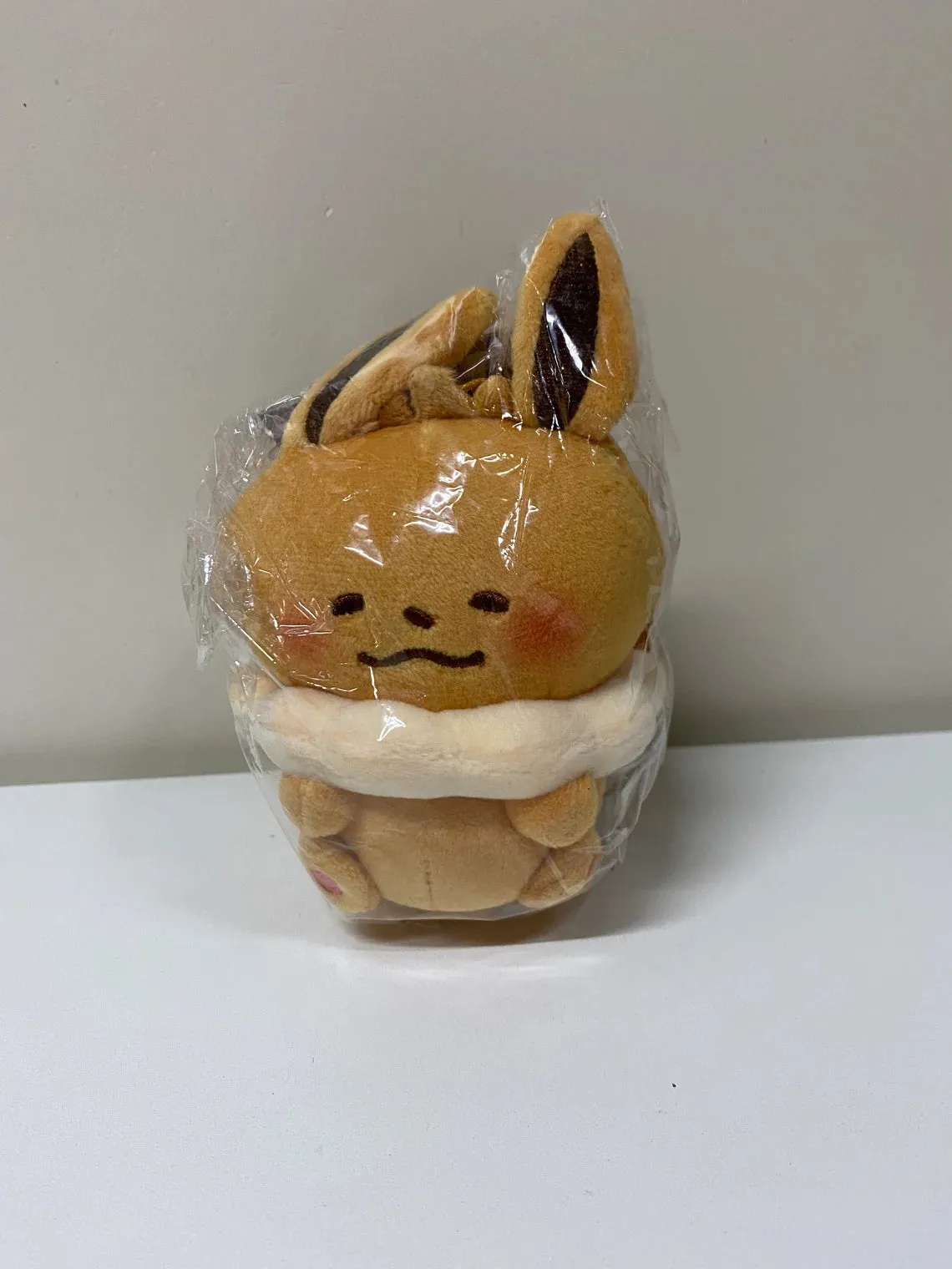Pokemon Center Yurutto Small Eyes Eevee Mini Plush Doll Keychain