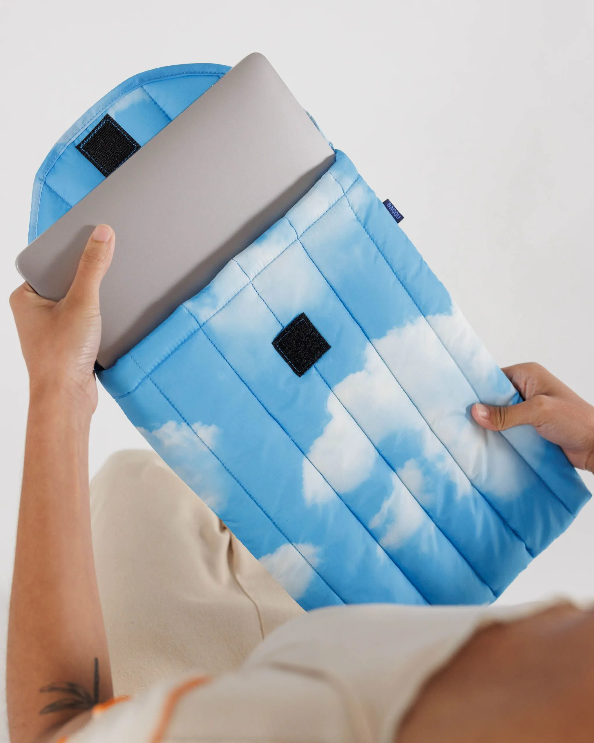 Puffy Laptop Sleeve 16" - Clouds