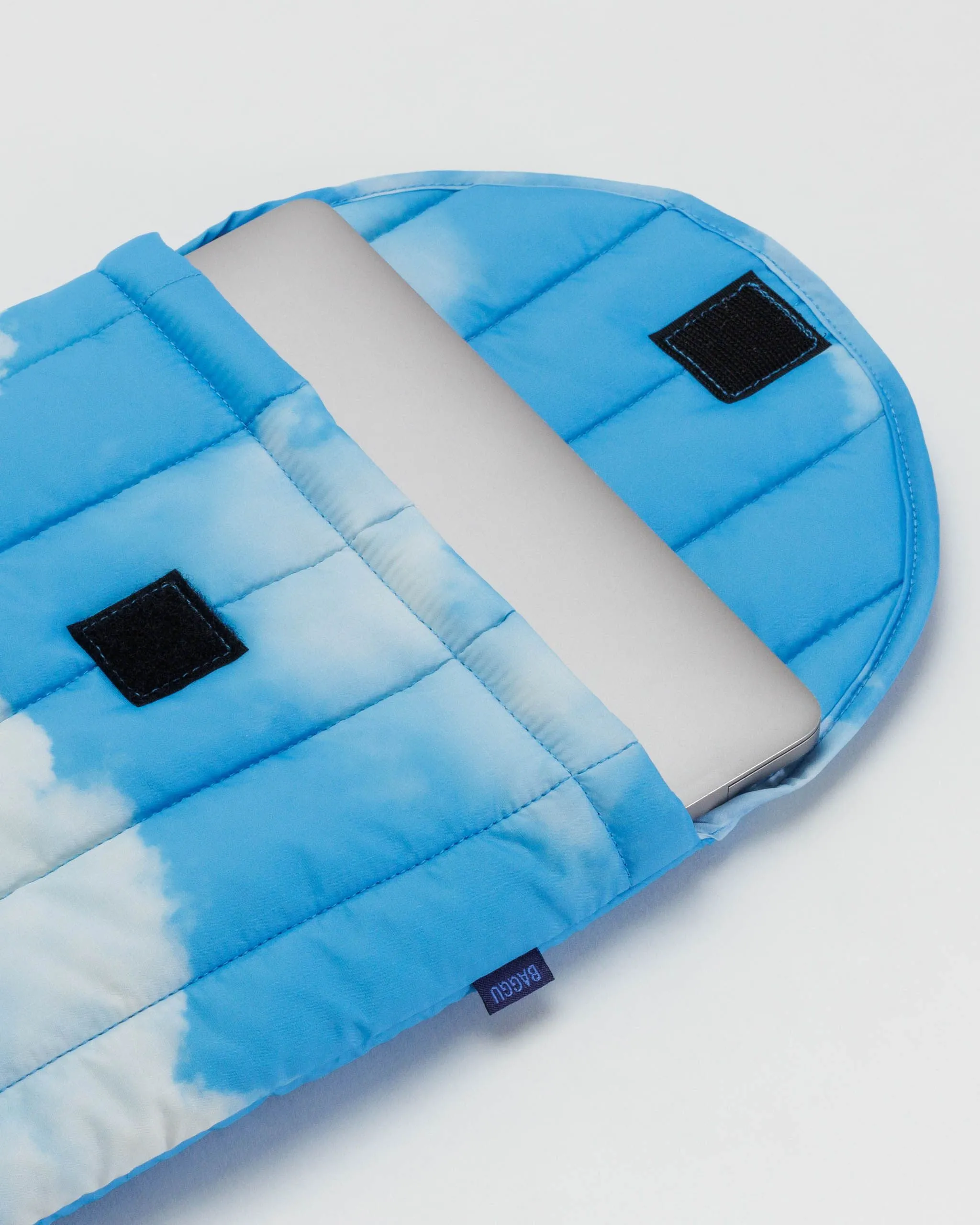 Puffy Laptop Sleeve 16" - Clouds