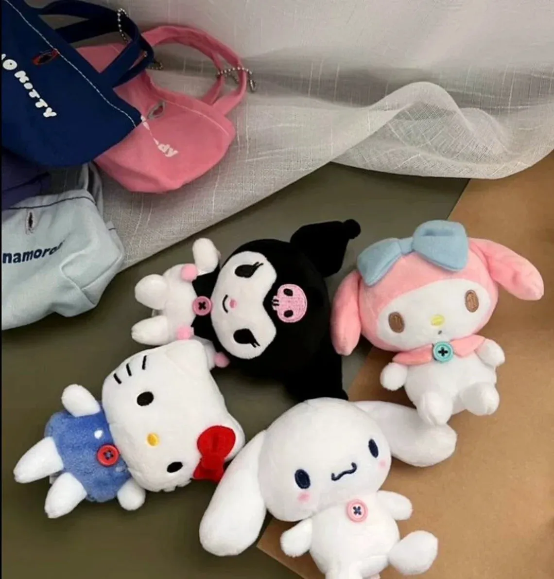 Sanrio Hello Kitty My Melody Kuromi Cinnamoroll Mini Plush Doll with Bag Keychain