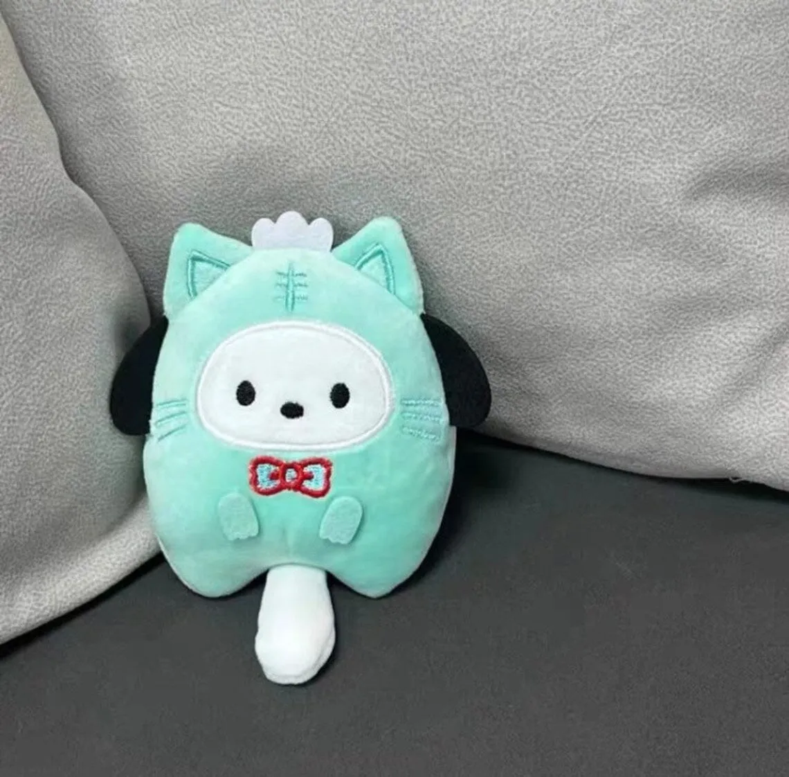 Sanrio Tiger Cat Neko Chan Hello Kitty My Melody Kuromi Cinnamoroll Pompompurin Pochacco Hangyodon Bad Badtz Maru Mini Plush Doll Keychain