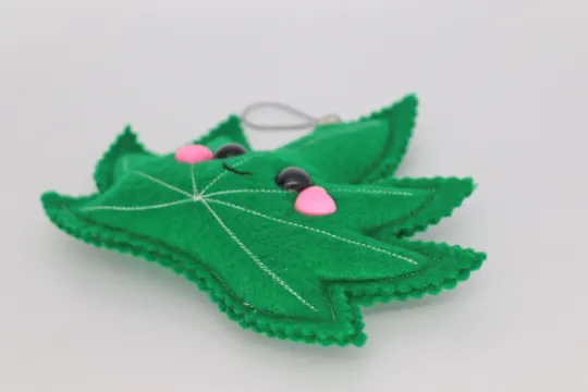 Weed leaf plushie keychain
